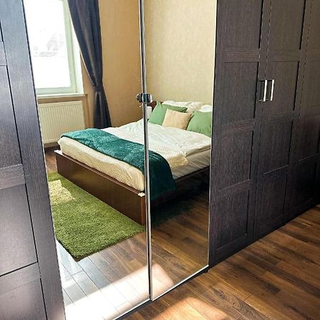 Spacious City Centre Apartment Bratislava Exterior photo